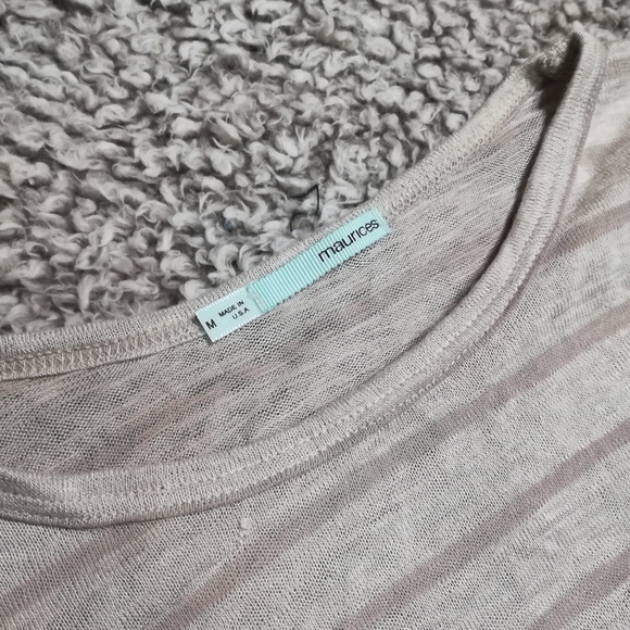 Split sides t-shirt - Picture 2 of 3